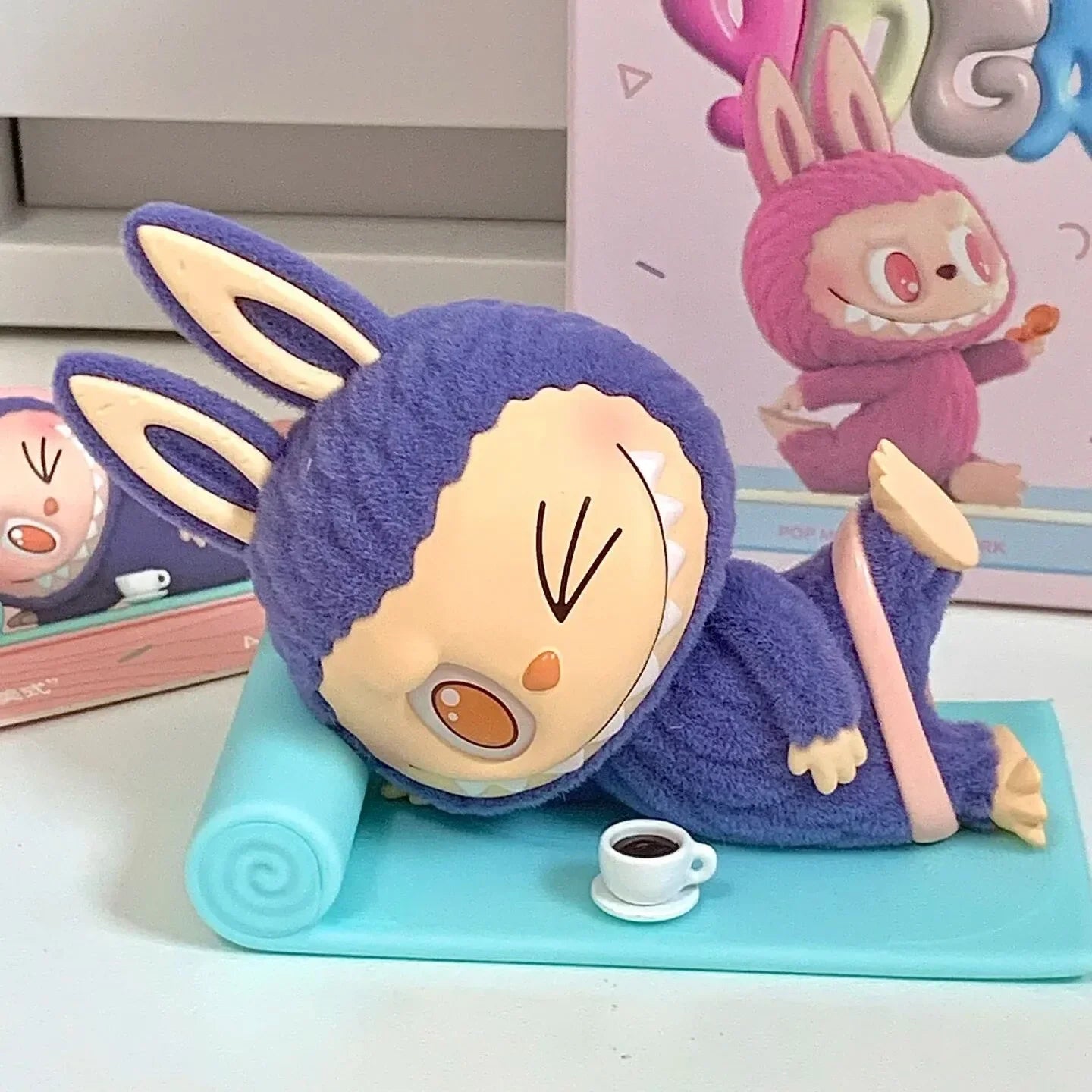 Labubu - Lazy Yoga